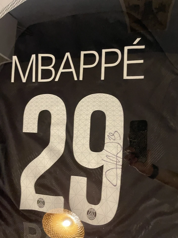 Maillot PSG Mbappé signé - Photo 3/3