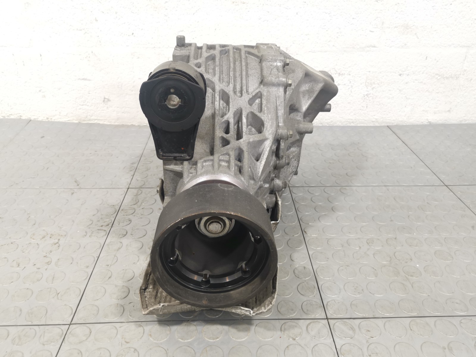 Maserati Ghibli S AWD 3.0L 2014 Rear Differential Carrier 670009608 2.80 Ratio