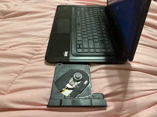 HP TPN-I108 Laptop AMD E-300 4GB Ram 500GB HDD Windows 10 - Picture 2 of 4