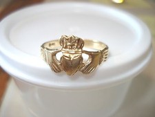 Ladies 14k 58.3  Solid Yellow Gold Claddagh Heart Ring - Size 6.75 -2.3 Grams