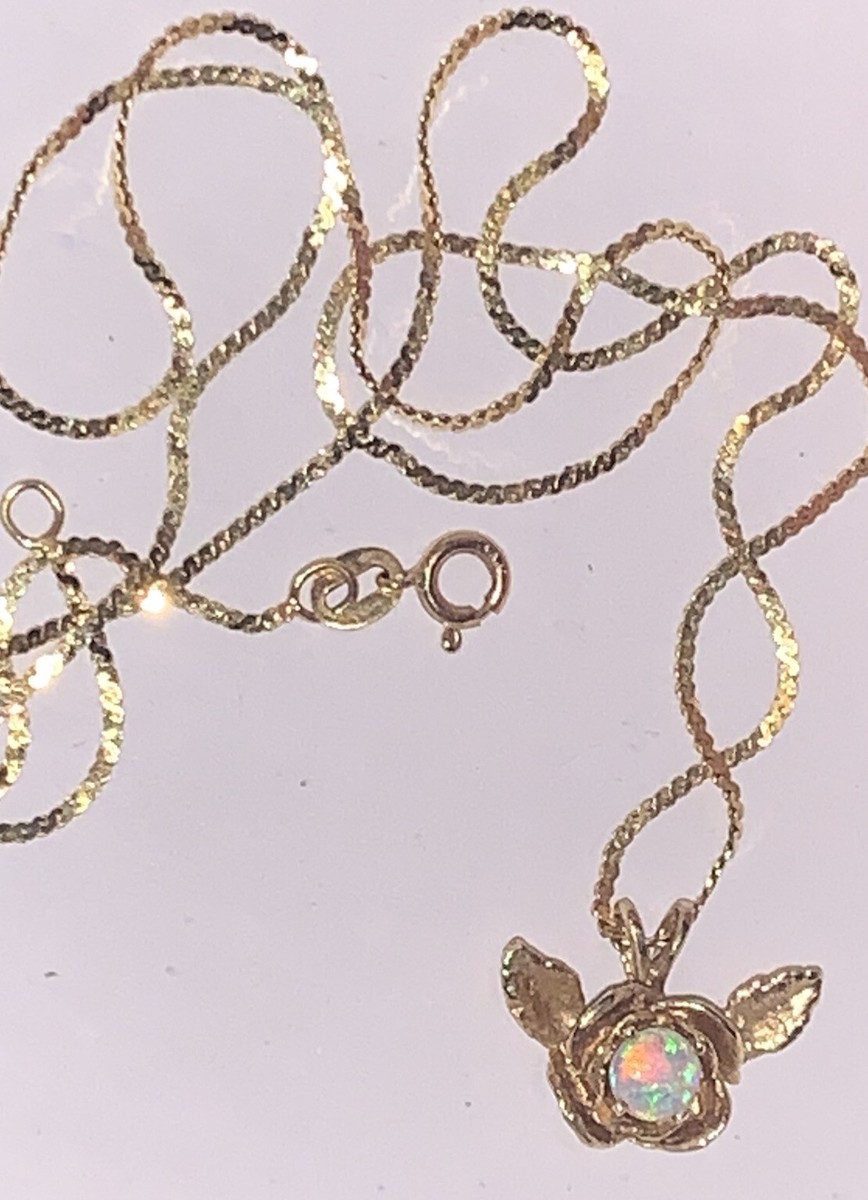 14k YG Genuine Jelly Opal Cabochon Rose Leaf Pendant Necklace