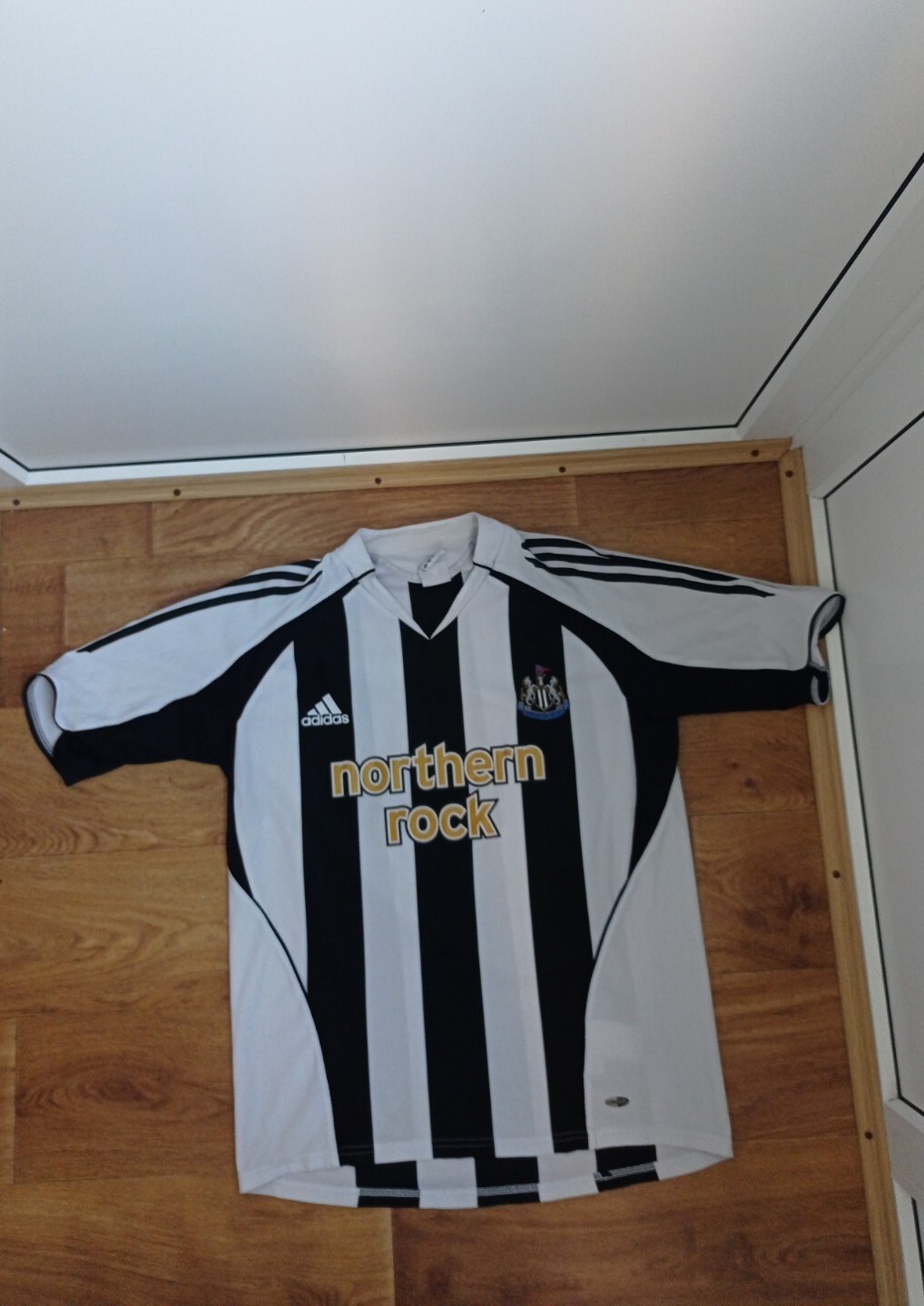 NEWCASTLE UNITED 2005 2007 HOME FOOTBALL SHIRT SOCCER JERSEY ADIDAS SHEARER sz M thumbnail 2