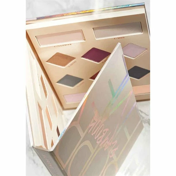 Avon mark. Supreme Eyeshadow Palette Playbook - Image 4 of 4