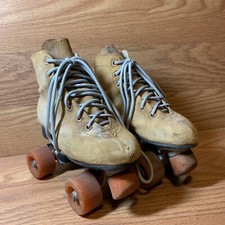 Vintage 1980s / 1990s Roller Rink Rental Skates Smooth-Rolling Wheels - Sz Y13