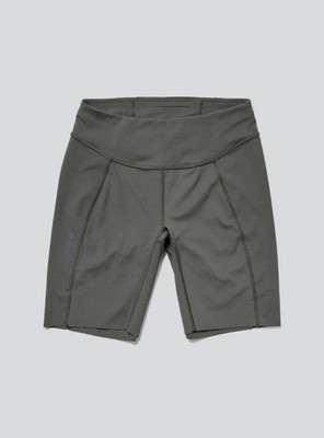 Janji W's 7'' Pace Short - leichte Kompressions-Laufshorts enge Passform.