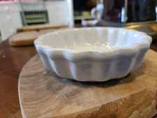 Le Creuset Mini Fluted Flan Tart Baking Dish 4.25" (White Or Meringue?)