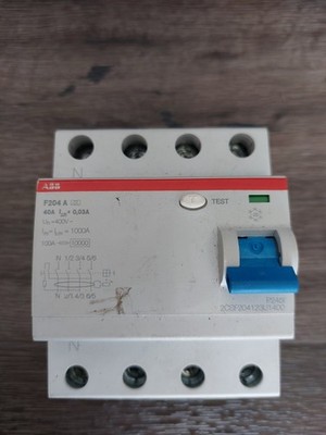 ABB F204 B-40/0.03 40A Fehlerstrom-Schutzschalter