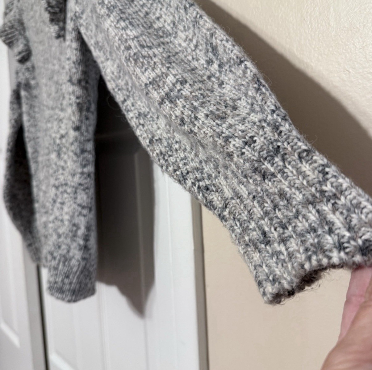 Universal Thread Marled Gray Sweater with Ruffle … - image 6