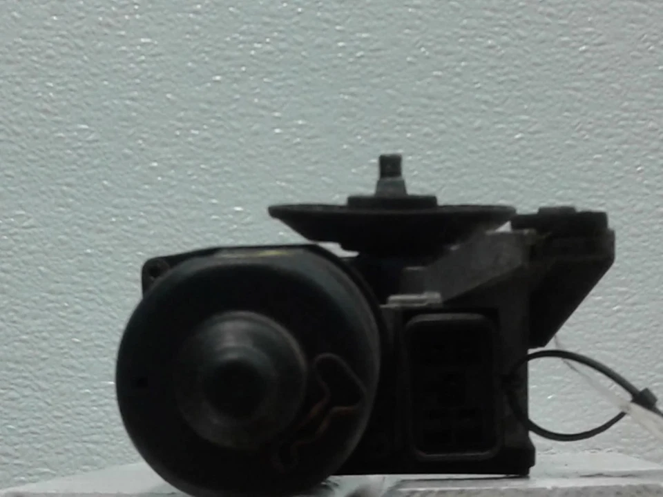 Motor limpiaparabrisas usado se adapta a: 1997 Gmc Yukon grado A Foto 2 de 4