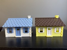 Plasticville O / S Ga Cape Cod House lot of 2 Glued HP-8 Model Train Railroad RR