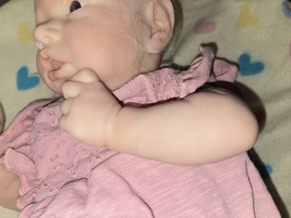 Muñeca bebé niña renacida Saskia de Bonnie Brown, montada y pintada Foto 4 de 4