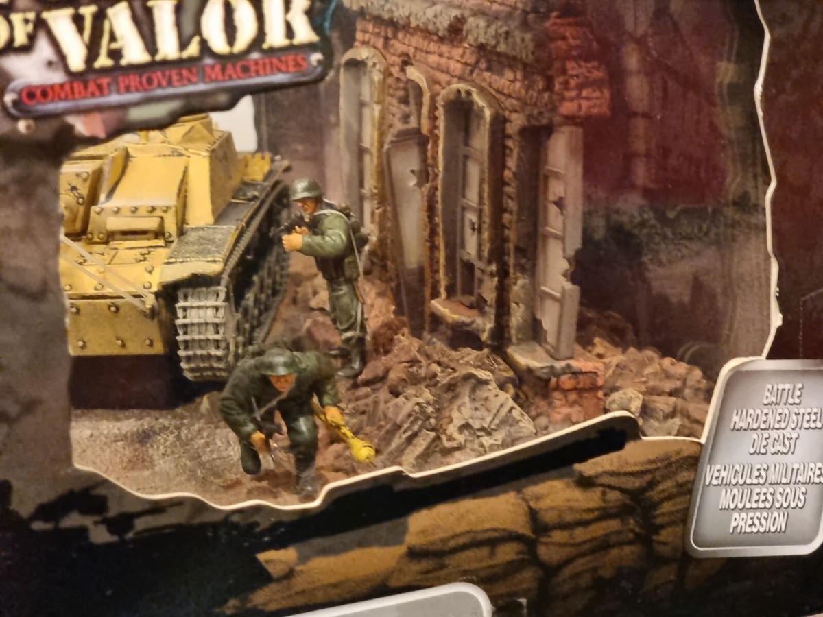 forces of valor Ⅲ号突撃砲G型　1944イタリア Amazon.com: Forces of Valor German STURMGESCHÜTZ III AUSF.G
