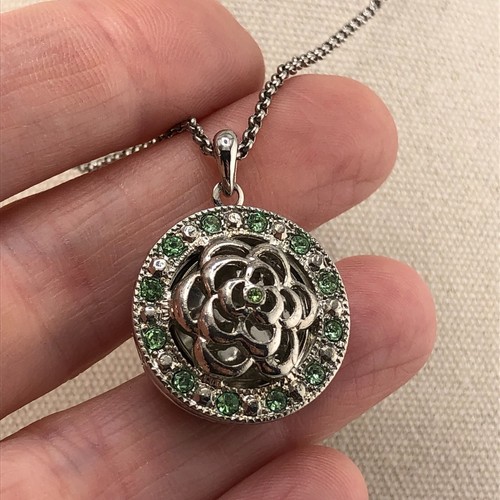 Floral Locket Pendant Necklace Green & Silver Tone Round Floral Design Festival - Picture 8 of 15