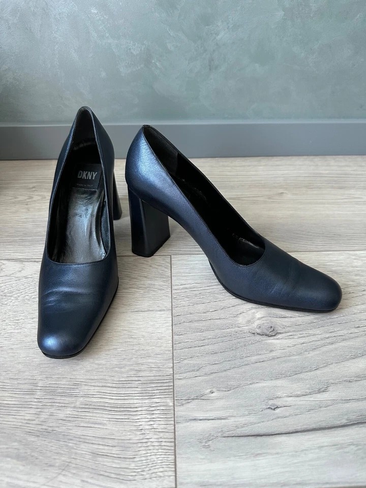 Zapatos de salón DKNY vintage azul oscuro zapatos de tacón de cuero genuino Foto 4 de 4