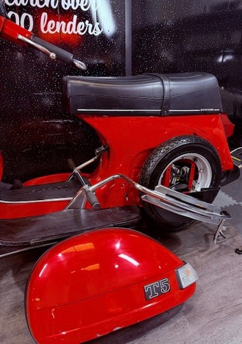 VESPA T5 MK1, SQUARE HEADLIGHT, RESTORED EXAMPLE FINISHED IN ROSSO RED - Picture 7 of 20