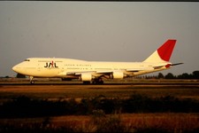 Dia JA8082 Boeing 747-446 Japan Airlines 35mm ungerahmt O106-1-5