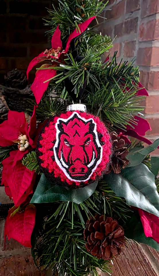 Arkansas Adorno de Navidad Universidad de Arkansas Razorbacks Baloncesto Foto 3 de 3