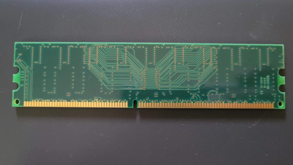 QTY Micron 128MB DDR-266 PC2100 SODIMM RAM Memory Module MT8VDDT1664AG-265B1 - Image 3 of 3