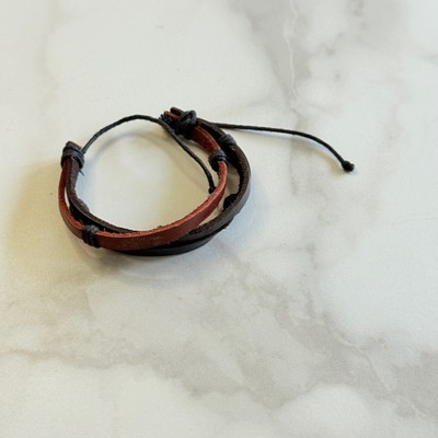 Boho Lederarmband - Handarbeit rustikal Wickeloptik - verstellbare Kordel - Unisex Geschenk