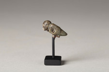 Hohokam Parrot Fetish Pendant, Small Dark Stone
