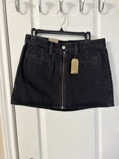 Levi's Women's Black Denim Short A-Line Skirt Zipper Pockets Size 30 NWT