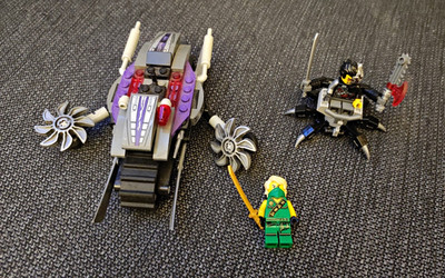 LEGO Ninjago Nindroid Hover Hunter (70720) + Lloyd & Nindroid Spinnen-Mech