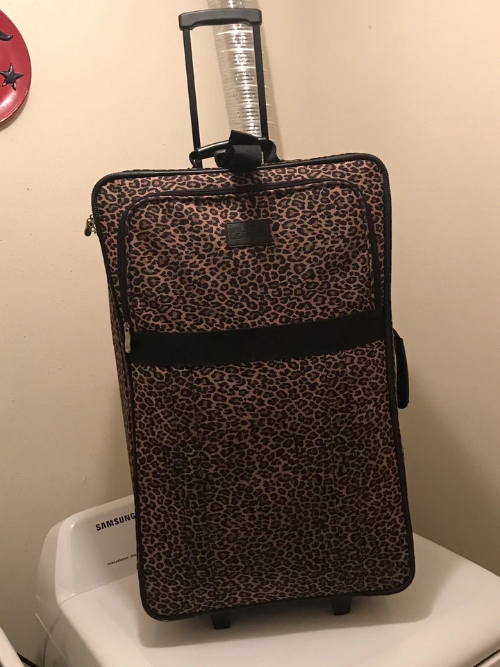 Equipaje con ruedas Wilson de cuero con estampado de leopardo Foto 3 de 4