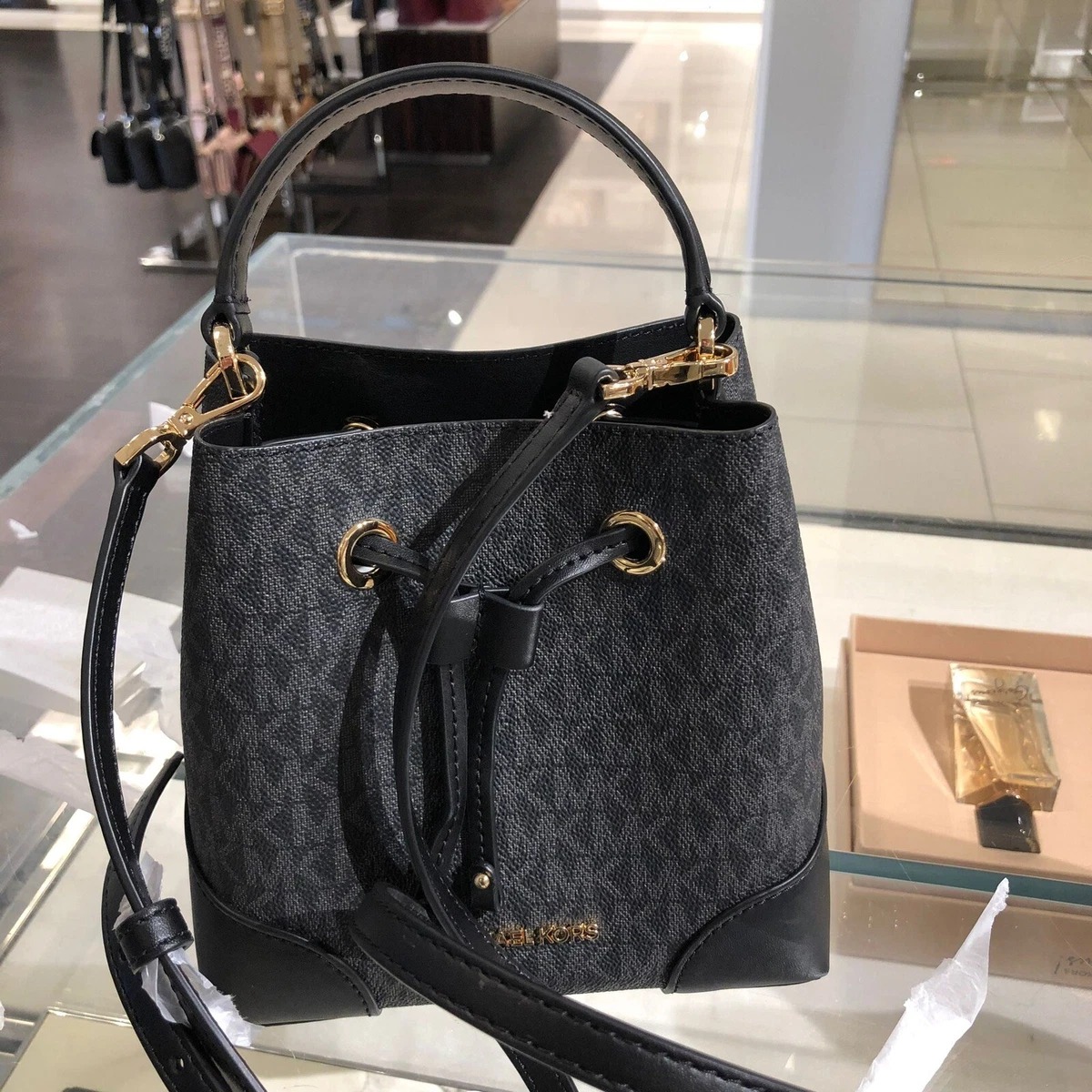 michael kors mercer bucket bag