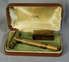 GEM Micromatic Gold Tone Single Edge Safety Razor Set in Case