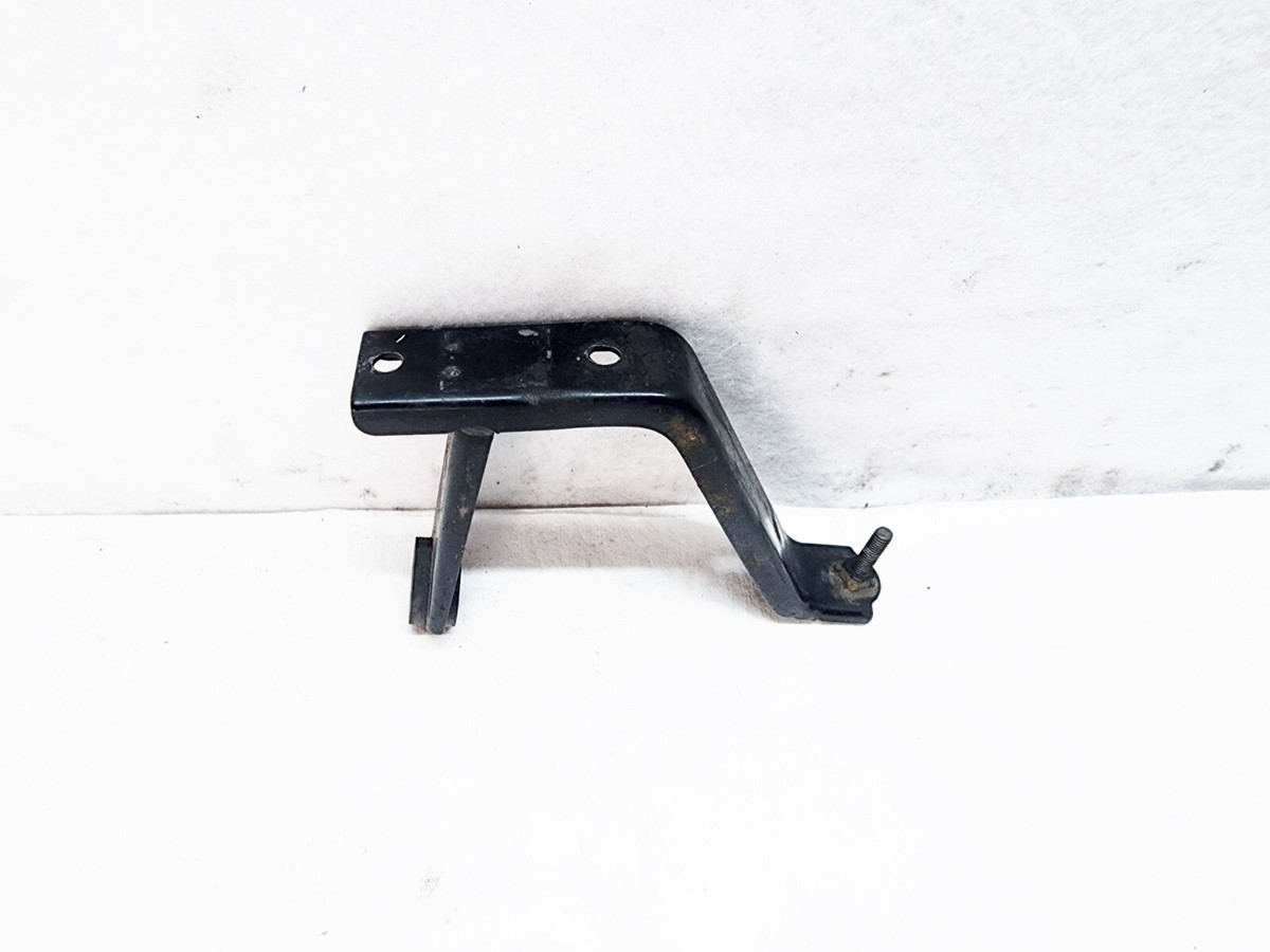 1990 - 1993 KAWASAKI NINJA ZX11 OEM OIL COOLER BRACKET MOUNT ZX11C