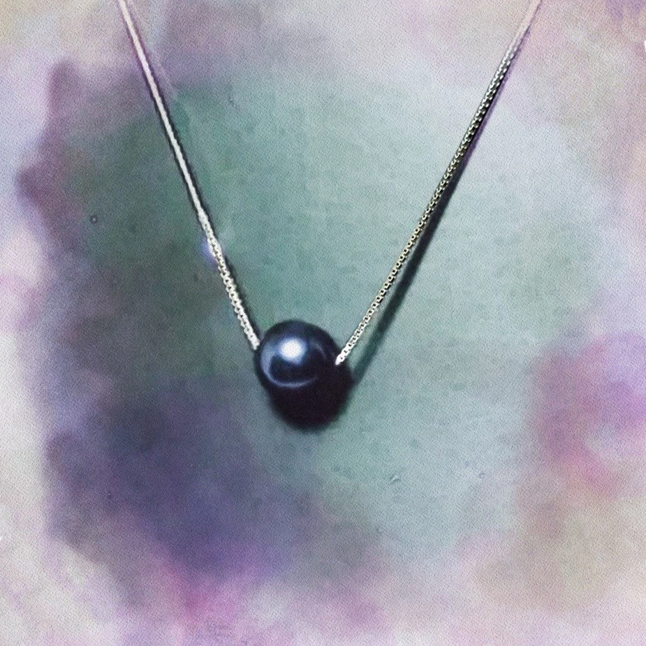 Black best sale pearl pendant