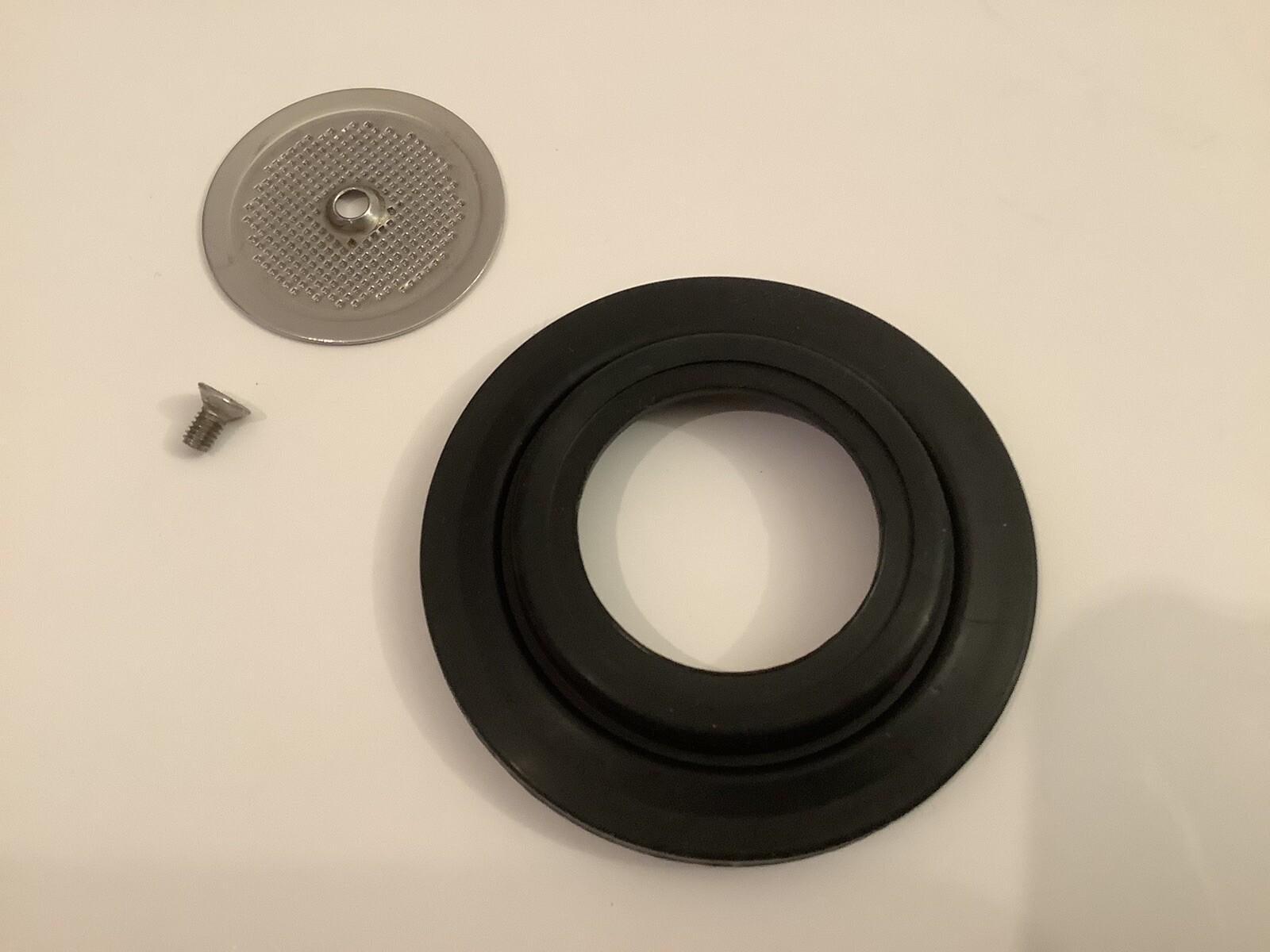 DELONGHI EC260BK ESPRESSO MACHINE - DIFFUSER WITH SEAL GASKET AND SCREW -