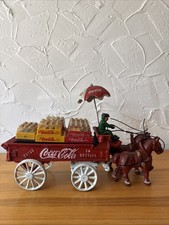 Vintage Coca-Cola Pferdekutsche Gusseisen- 9 Getr&auml;nkekisten, 36Fl&auml;schen&Schirm
