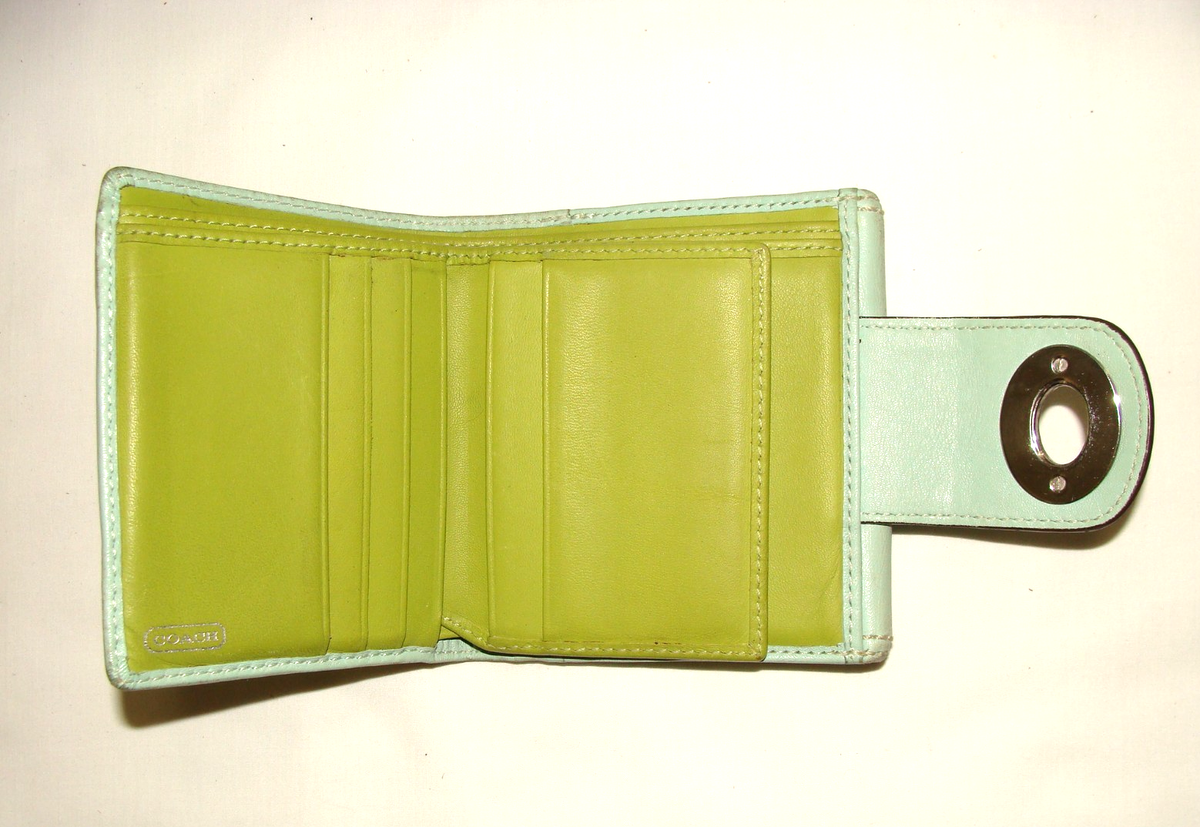 COACH Vintage Soft/Light Green Leather Turnlock Closure Compact