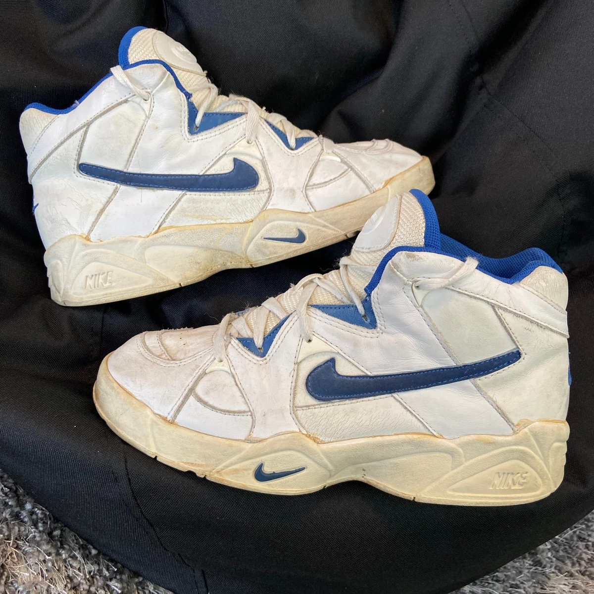 Preços baixos em Calçados Vintage década de 1990 Nike Branco para