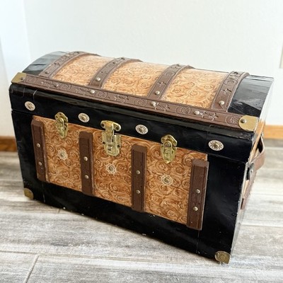 Vtg Antique Wooden Dome Top Steamer Trunk Victorian Style Finished Inside Beauty