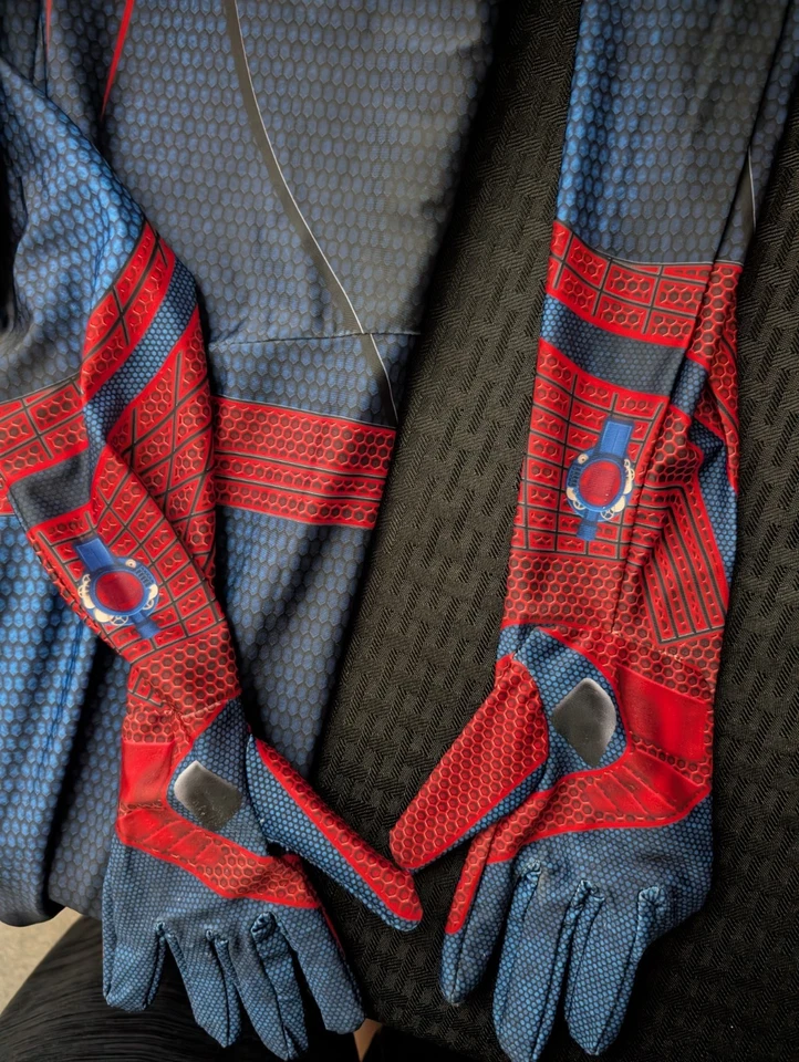Full Body Spiderman Suit No TAG I am guessing an XL - Image 3 of 4