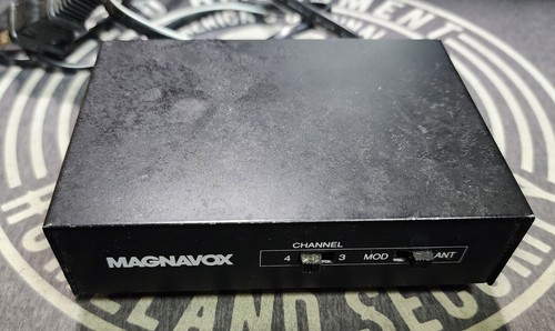 Philips Magnavox RF Modulator Audio / Video Switch Box - Picture 2 of 5