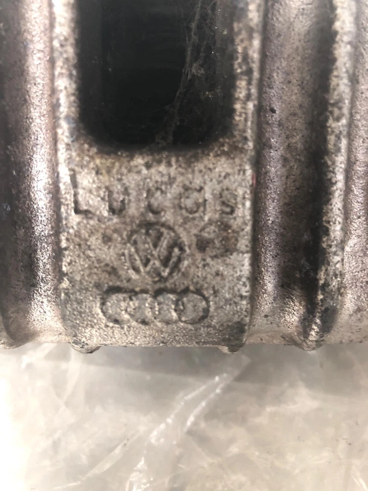 Pinza de freno trasera derecha lado del pasajero derecho OEM VOLKSWAGEN JETTA GLI 2000-2004 Foto 2 de 4