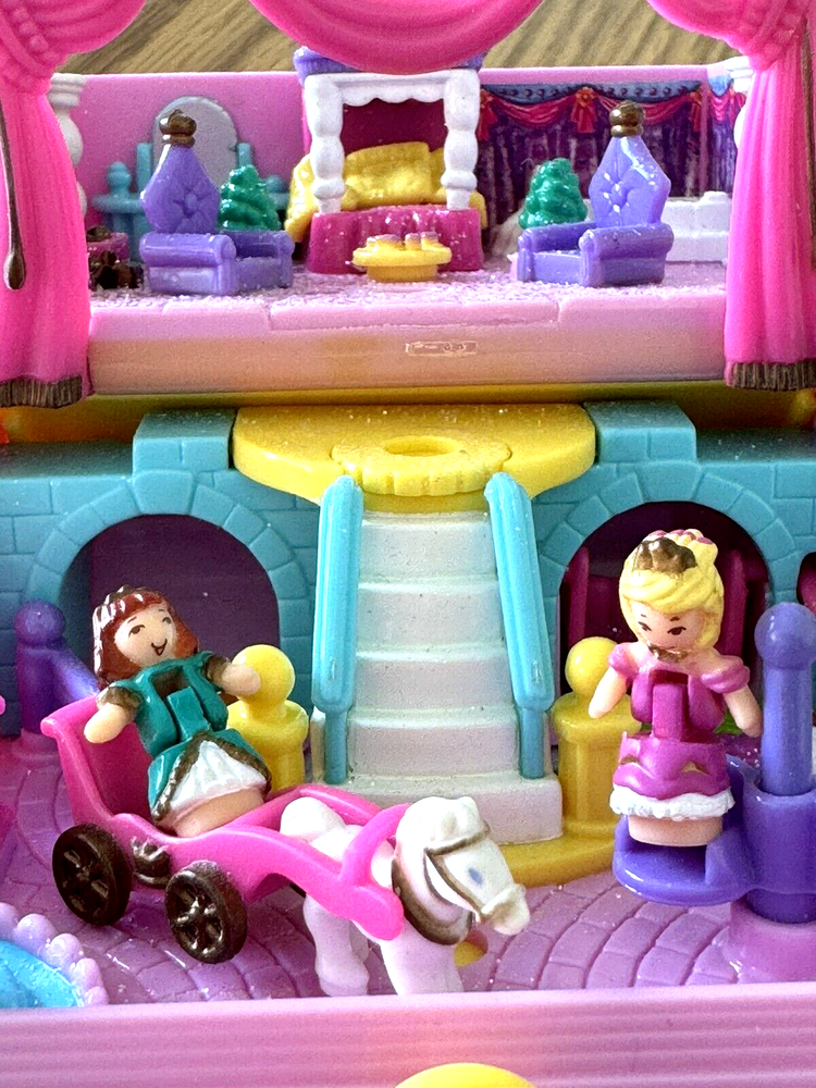 Polly Pocket 1995 Vintage Princess Palace Enchanted Storybook-COMPLETE SET dolls