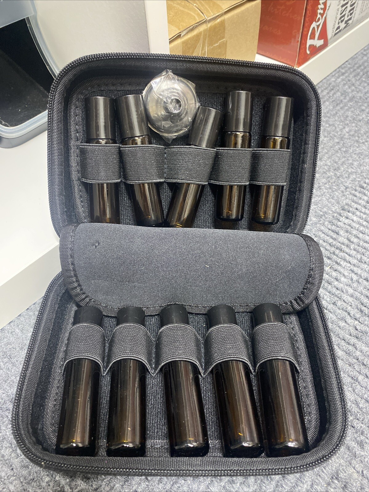 Carrying Case Holds 10 Bottles (5/10/15ml), Hard Shell Rolle