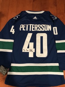 elias pettersson signed jersey