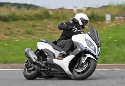 KYMCO XCITING R250/R300i/R500F1 XCITING400i HEADLIGHT LEFT 33150-LGR2-E00 - Picture 2 of 16