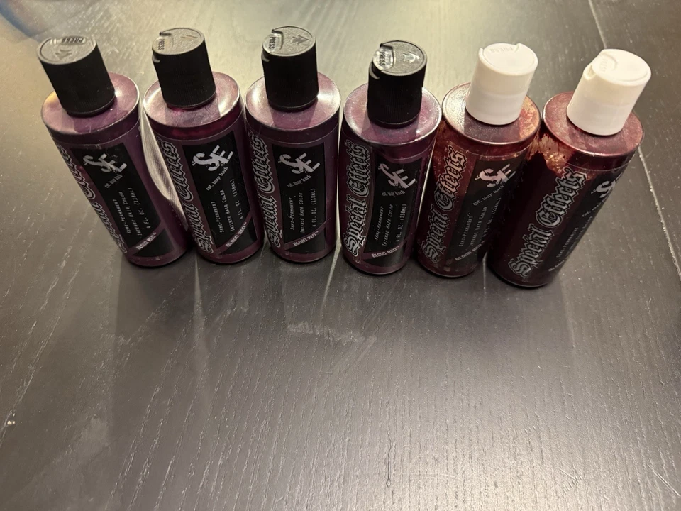 Tinte para el cabello con efectos especiales color rojo sangre Foto 2 de 2