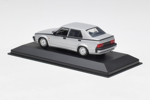 400120461 Alfa Romeo 75 3.0 V6 Silver Minichamps 1/43 - Picture 3 of 4