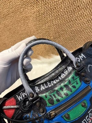 Balenciaga Classic City ショルダー バッグ Balenciaga Classic City Small Black Aged Leather Graffiti Handbag