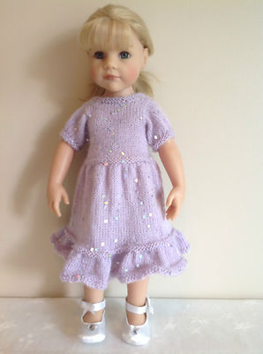Puppenkleidung Strickanleitung. 18 zoll puppe. Glitzer Partykleid und Schal. KNM73