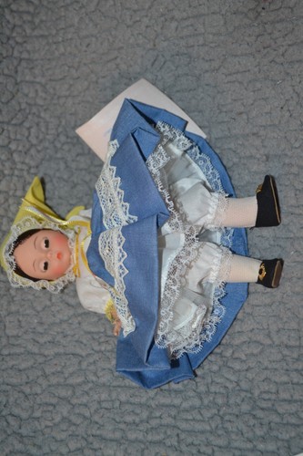 Madame Alexander 8" 1990 #508 Bohemia Complete, Wrist Catalog near mint no Box - Picture 7 of 7