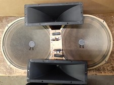 MAGNAVOX 12 WOOFERS & HORN TWEETER SPEAKERS w...