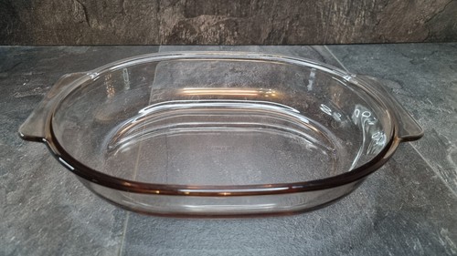Cazuela ovalada de vidrio ahumado vintage Pyrex 11,5" - Imagen 8 de 9